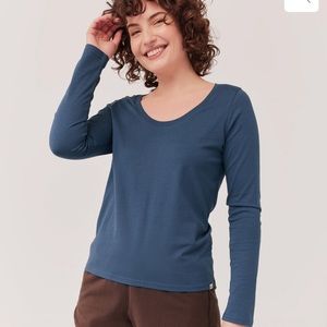 Pact Organic Cotton Women’s Scoop Neck Long Sleeve Shirt